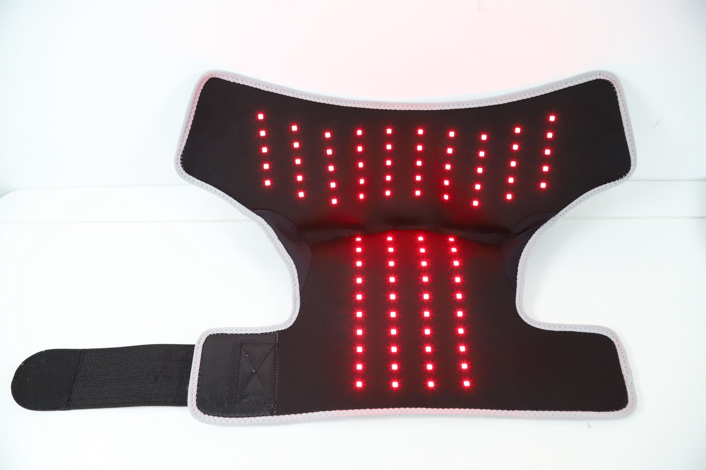 Shoulder wrap with 90 LEDs lit at 660nm and 850nm